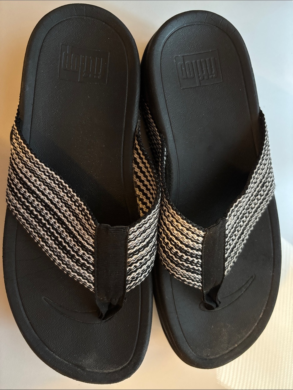 FITFLOP Surfa Black Mix Flip Flops size 6